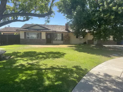 283 Spruce Pl, Lemoore, CA 93245