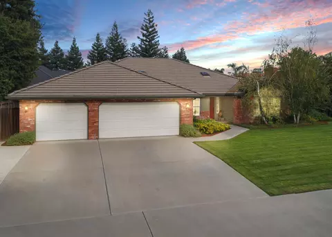 685 E Chevy Chase Dr, Tulare, CA 93274 photo 5