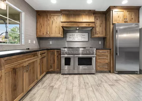 685 E Chevy Chase Dr, Tulare, CA 93274 photo 13