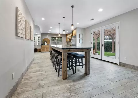 685 E Chevy Chase Dr, Tulare, CA 93274 photo 18