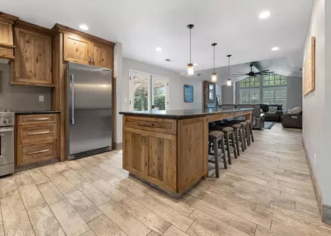 685 E Chevy Chase Dr, Tulare, CA 93274 photo 12
