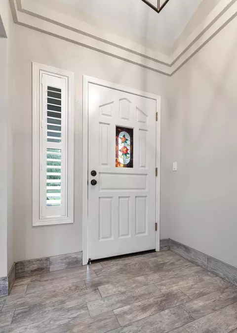 685 E Chevy Chase Dr, Tulare, CA 93274 photo 8
