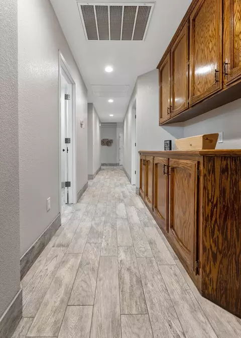 685 E Chevy Chase Dr, Tulare, CA 93274 photo 33
