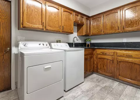 685 E Chevy Chase Dr, Tulare, CA 93274 photo 36