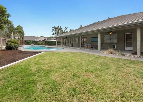 685 E Chevy Chase Dr, Tulare, CA 93274 photo 37