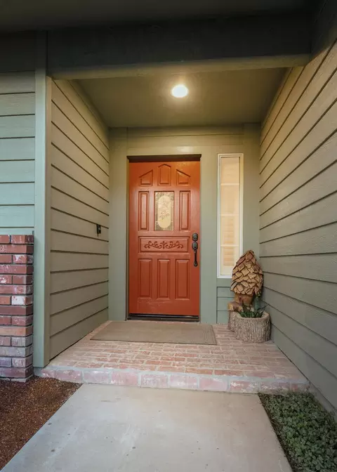 685 E Chevy Chase Dr, Tulare, CA 93274 photo 6
