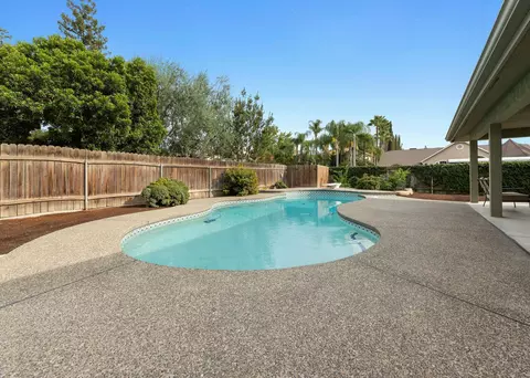 685 E Chevy Chase Dr, Tulare, CA 93274 photo 38