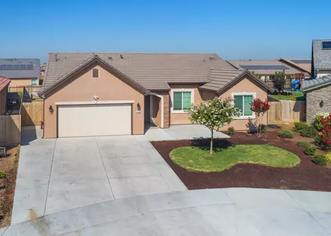 3173 Norwich St, Tulare, CA 93274