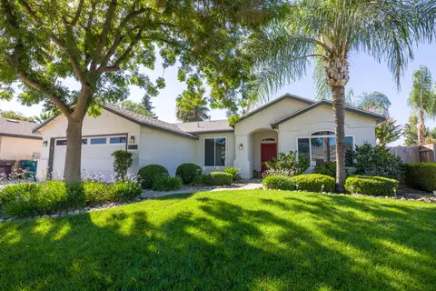 1391 Cottage Grove Ave, Tulare, CA 93274