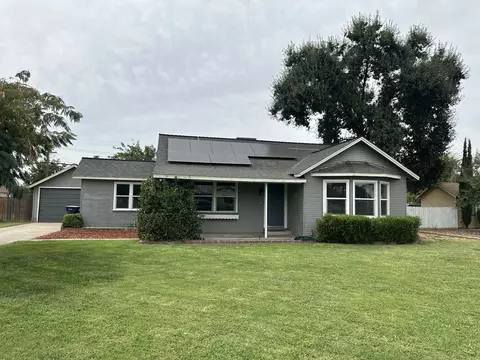 225 S Los Angeles St SW, Tulare, CA 93274