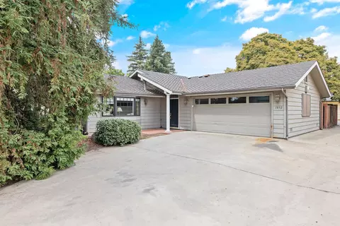 1832 E Cross Ave, Tulare, CA 93274