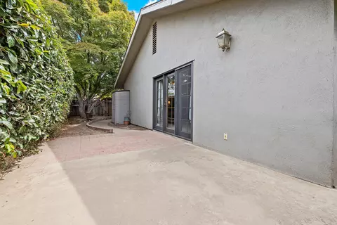 1832 E Cross Ave, Tulare, CA 93274 photo 7