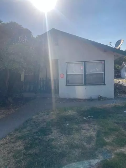 201 N Hall St, Visalia, CA 93291