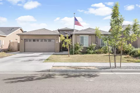 2302 Lindquist St, Kingsburg, CA 93631