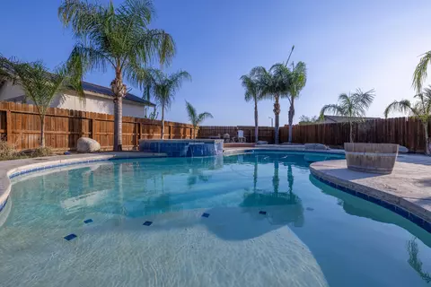 2411 Juniper Ct, Tulare, CA 93274