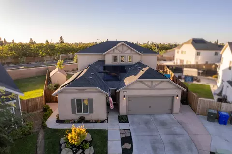 5494 W Huffman Ave, Fresno, CA 93722