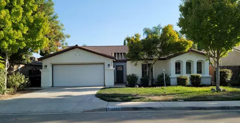 4025 E Cambridge Ave, Visalia, CA 93292