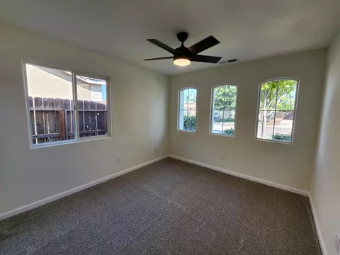 4025 E Cambridge Ave, Visalia, CA 93292 photo 14