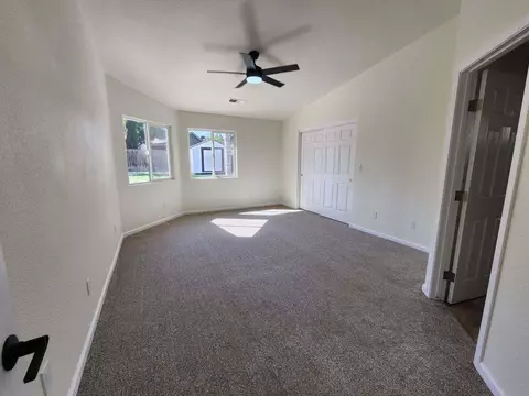 4025 E Cambridge Ave, Visalia, CA 93292 photo 20