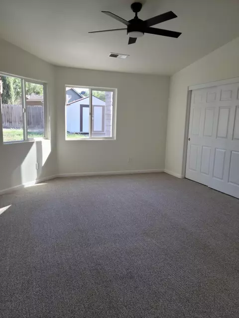 4025 E Cambridge Ave, Visalia, CA 93292 photo 11