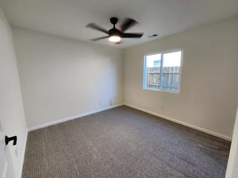 4025 E Cambridge Ave, Visalia, CA 93292 photo 12