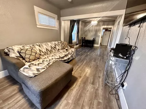 521 E Tulare Ave, Visalia, CA 93292 photo 4
