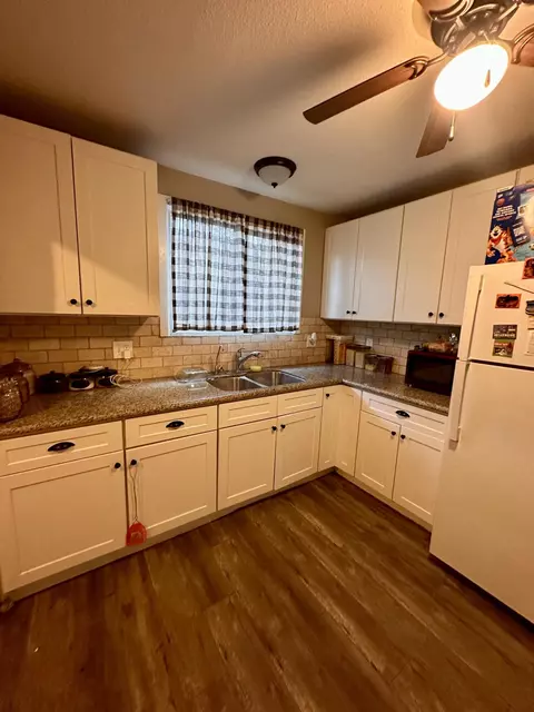521 E Tulare Ave, Visalia, CA 93292 photo 8