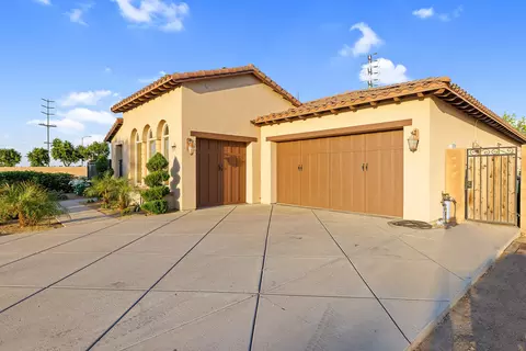 1874 E San Gregorio, Tulare, CA 93274 photo 4