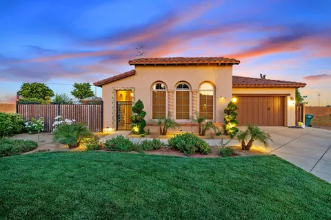 1874 E San Gregorio, Tulare, CA 93274 photo 3