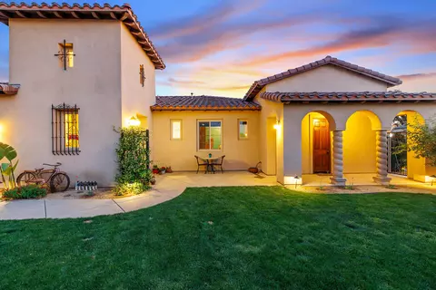 1874 E San Gregorio, Tulare, CA 93274