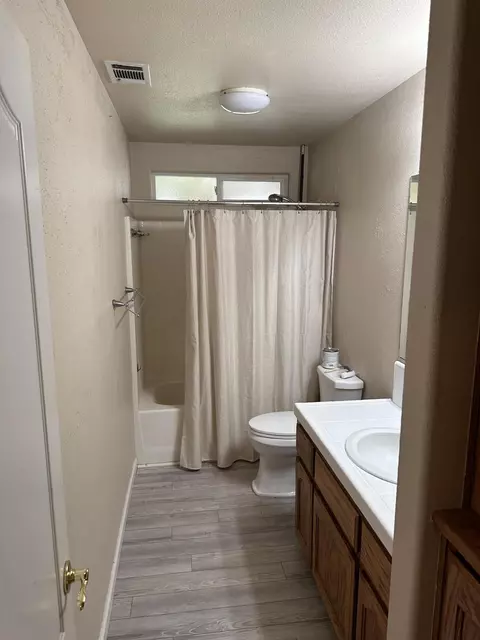 2450 E Beech Ave, Visalia, CA 93292 photo 13