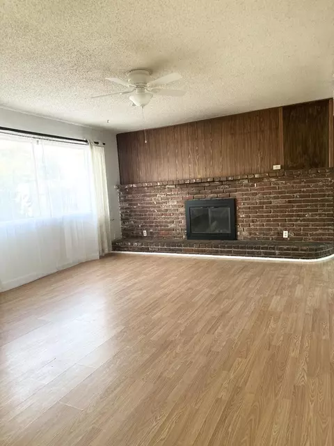 103 E Sweet Ave, Visalia, CA 93291 photo 2