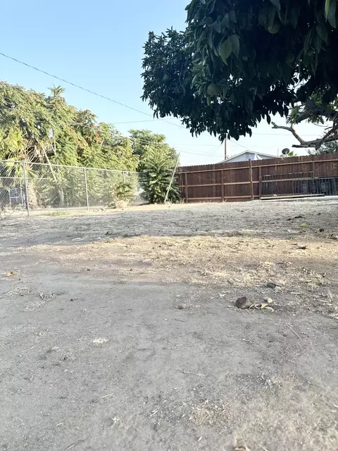 E Sweet Avenue, Visalia, CA 93291