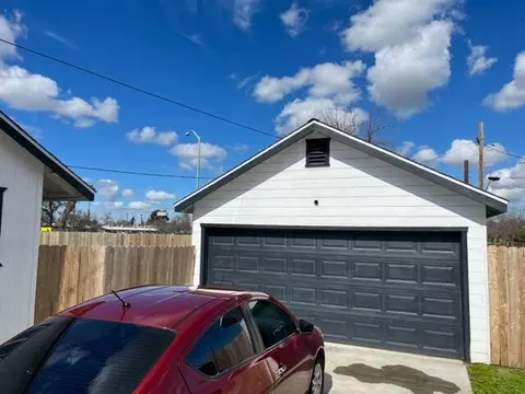 1282 E Sequoia Ave, Tulare, CA 93274 photo 3