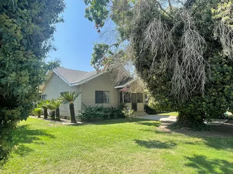 345 W Jayne Ave, Tipton, CA 93272 photo 2
