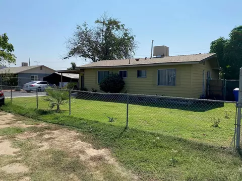 563 W Compton Ave, Pixley, CA 93256 photo 3