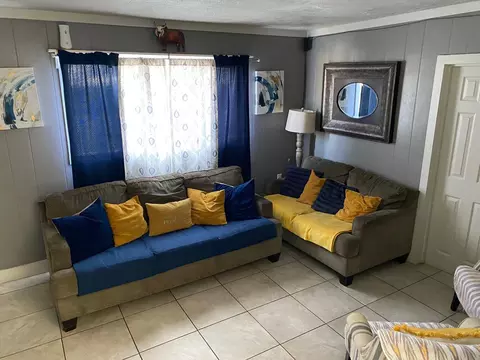 563 W Compton Ave, Pixley, CA 93256 photo 5