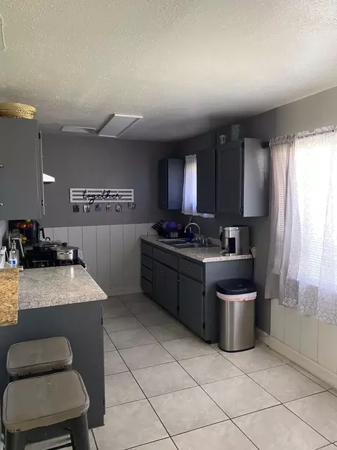 563 W Compton Ave, Pixley, CA 93256 photo 7