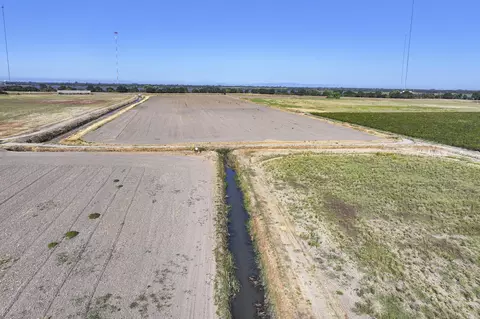 29021 N Vail Rd, Thornton, CA 95686 photo 2
