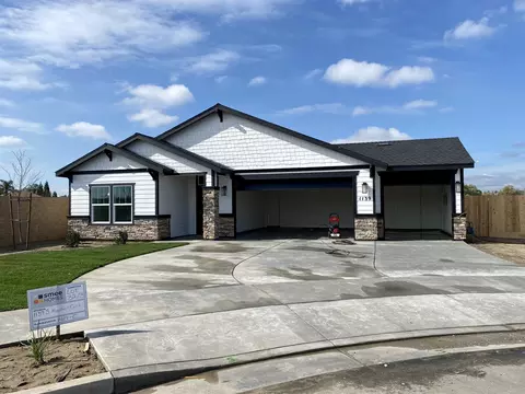 1139 S Howland Ct, Porterville, CA 93257