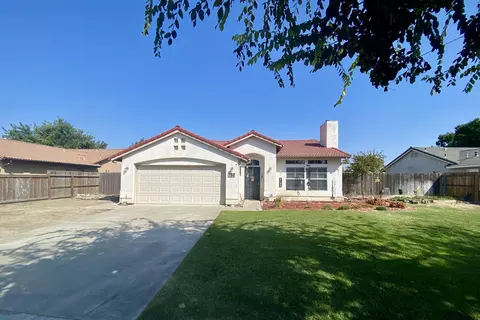 184 Somerset Dr, Lemoore, CA 93245 photo 2