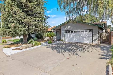 1924 Marvin Ave, Tulare, CA 93274