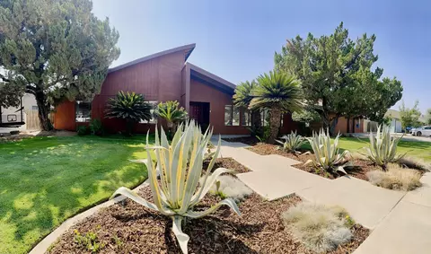 437 E Burlwood Ln, Lemoore, CA 93245