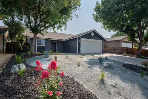 2820 N Willis St, Visalia, CA 93291