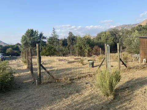 Grouse Drive, Three Rivers, CA 93271 photo 4