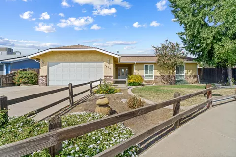 1630 W Terry Ct, Porterville, CA 93257