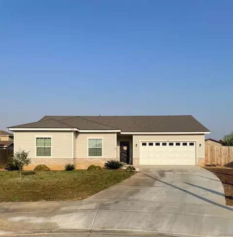 958 Maple Valley Way, Lindsay, CA 93247
