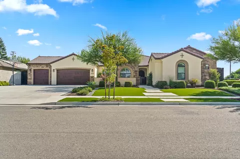 1422 N Rova St, Visalia, CA 93291