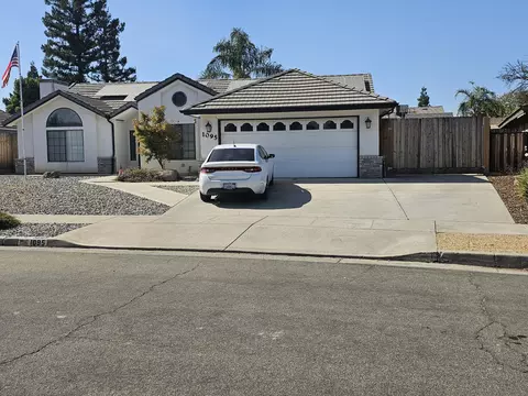 1095 Alameda St, Tulare, CA 93274