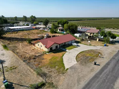 408 James Ave, Corcoran, CA 93212 photo 3